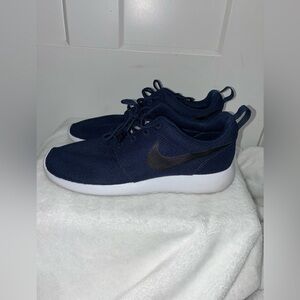 Nike Roshe shoes size 9